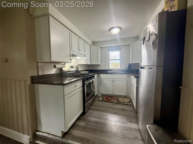 19071 Toepfer Drive, Eastpointe, MI 48021
