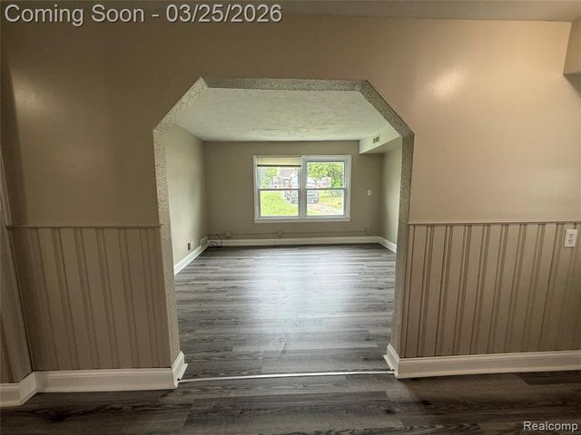 19071 Toepfer Drive, Eastpointe, MI 48021