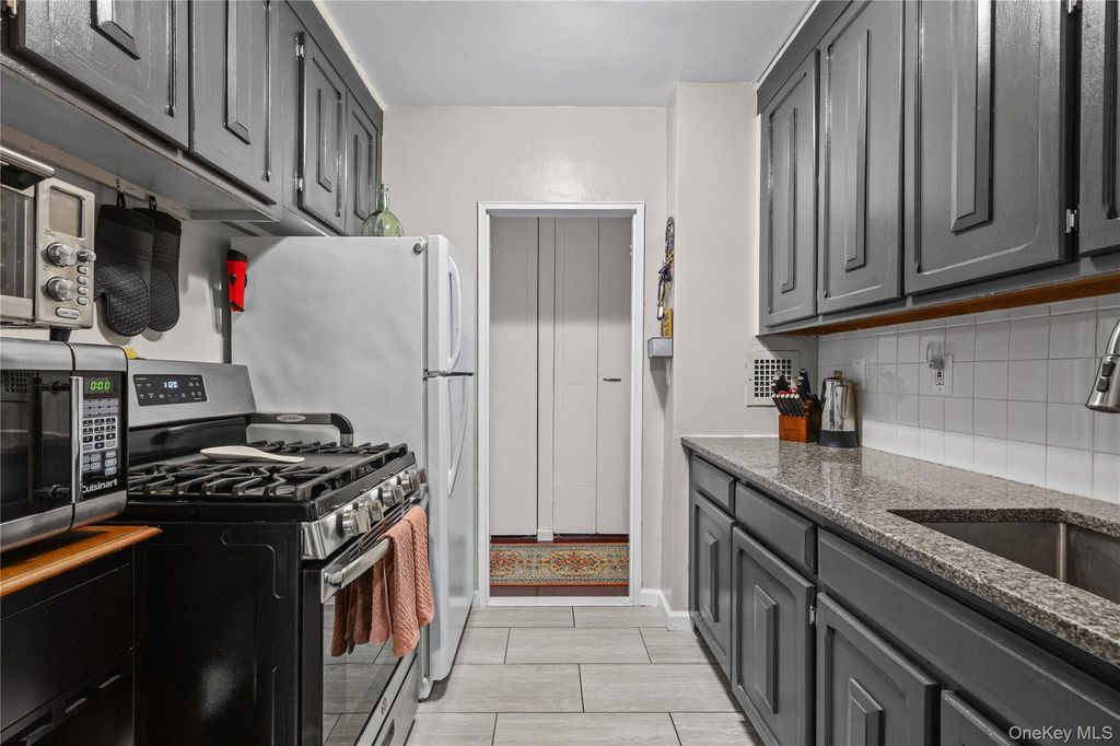 360 Westchester Avenue 503, Port Chester, NY 10573 — photo 4