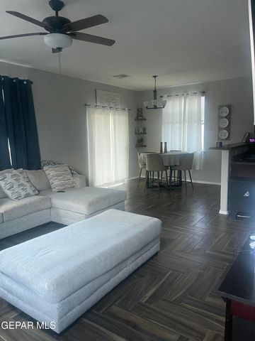 809 Desert Moon Drive, Horizon City, TX 79928