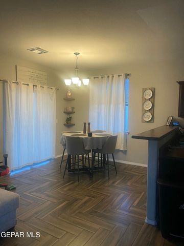 809 Desert Moon Drive, Horizon City, TX 79928