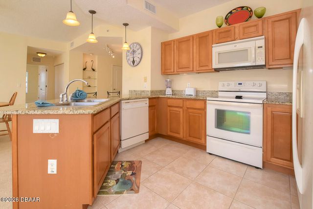 3756 S Atlantic Ave Unit 104, Daytona Beach Shores, FL 32118