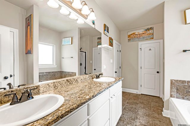 3250 Orleans Quarters Dr, Brusly, LA 70719