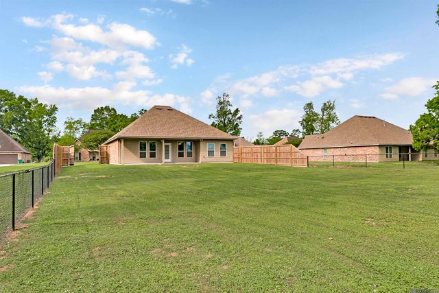 3250 Orleans Quarters Dr, Brusly, LA 70719