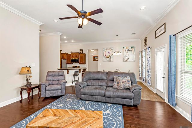 3250 Orleans Quarters Dr, Brusly, LA 70719