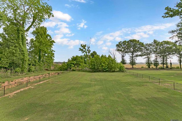 3250 Orleans Quarters Dr, Brusly, LA 70719