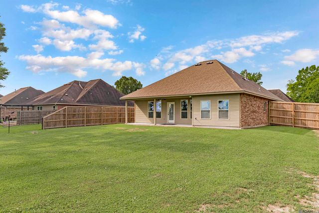 3250 Orleans Quarters Dr, Brusly, LA 70719