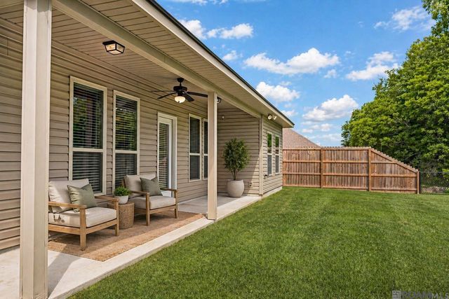 3250 Orleans Quarters Dr, Brusly, LA 70719