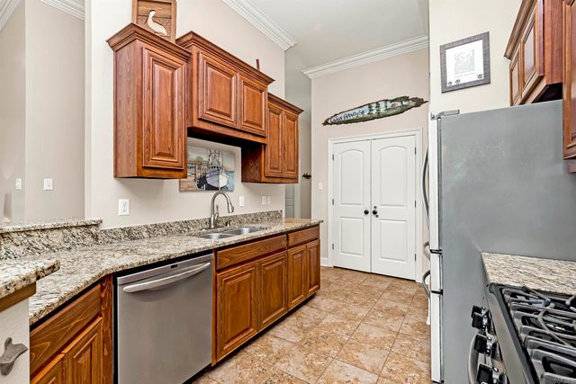 3250 Orleans Quarters Dr, Brusly, LA 70719