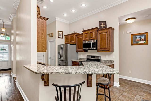 3250 Orleans Quarters Dr, Brusly, LA 70719