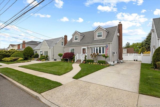 113 6th Street, New Hyde Park, NY 11040