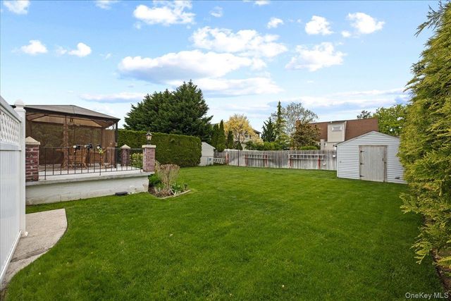 113 6th Street, New Hyde Park, NY 11040