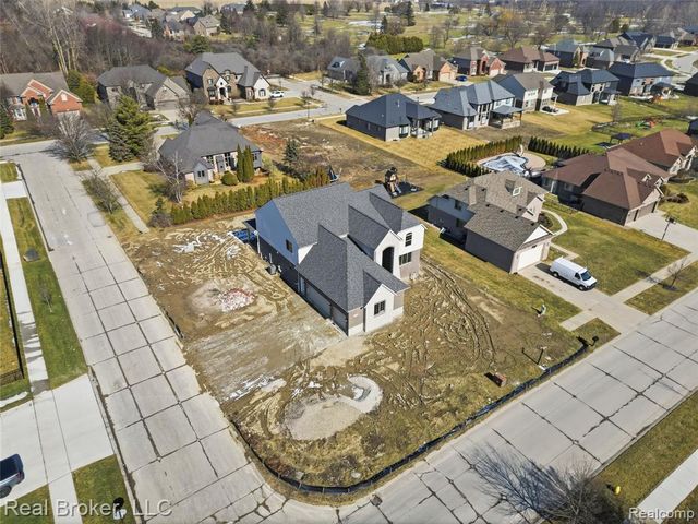 35957 Windridge Drive, New Baltimore, MI 48047