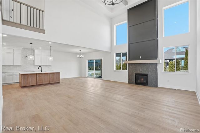 35957 Windridge Drive, New Baltimore, MI 48047