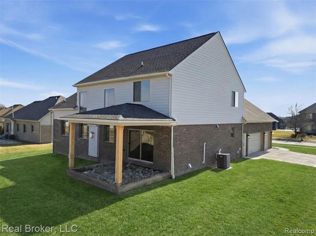 35957 Windridge Drive, New Baltimore, MI 48047
