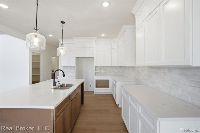 35957 Windridge Drive, New Baltimore, MI 48047