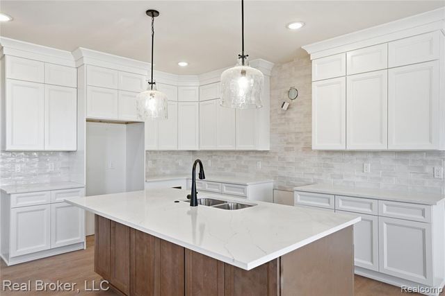 35957 Windridge Drive, New Baltimore, MI 48047