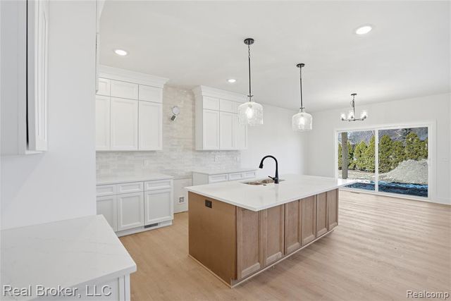35957 Windridge Drive, New Baltimore, MI 48047