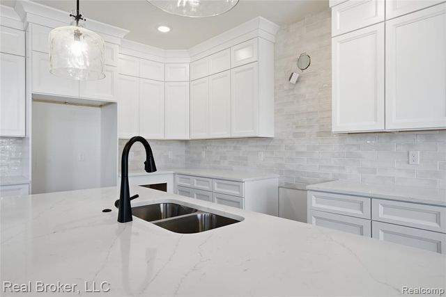 35957 Windridge Drive, New Baltimore, MI 48047