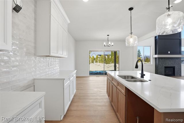 35957 Windridge Drive, New Baltimore, MI 48047
