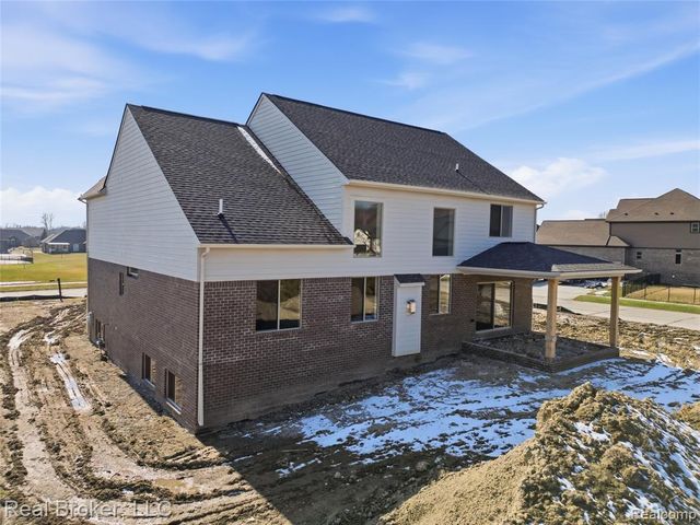 35957 Windridge Drive, New Baltimore, MI 48047