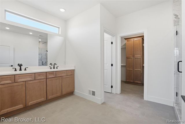 35957 Windridge Drive, New Baltimore, MI 48047