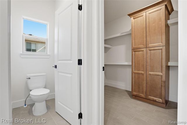 35957 Windridge Drive, New Baltimore, MI 48047