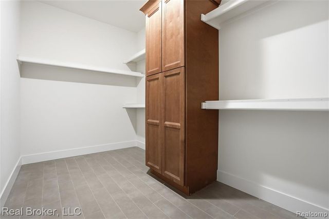 35957 Windridge Drive, New Baltimore, MI 48047