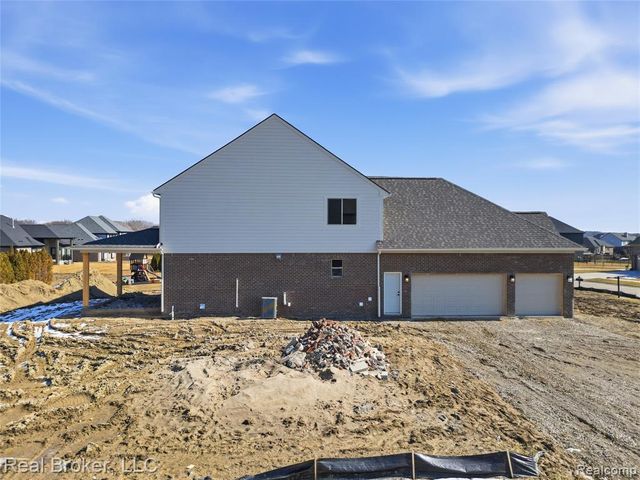 35957 Windridge Drive, New Baltimore, MI 48047