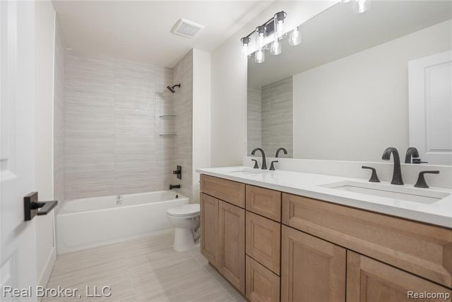 35957 Windridge Drive, New Baltimore, MI 48047