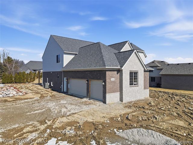 35957 Windridge Drive, New Baltimore, MI 48047