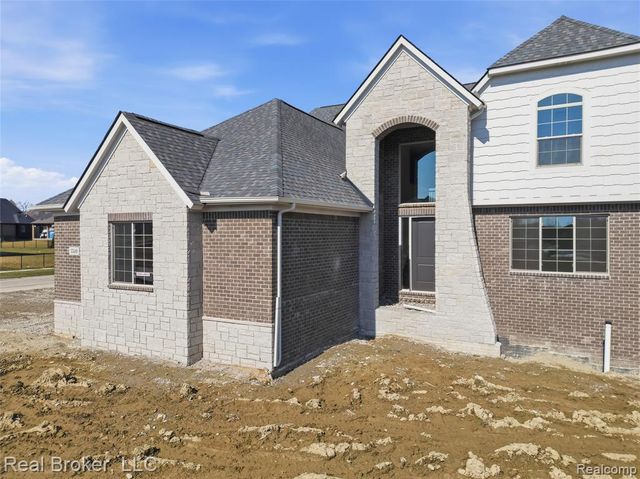 35957 Windridge Drive, New Baltimore, MI 48047