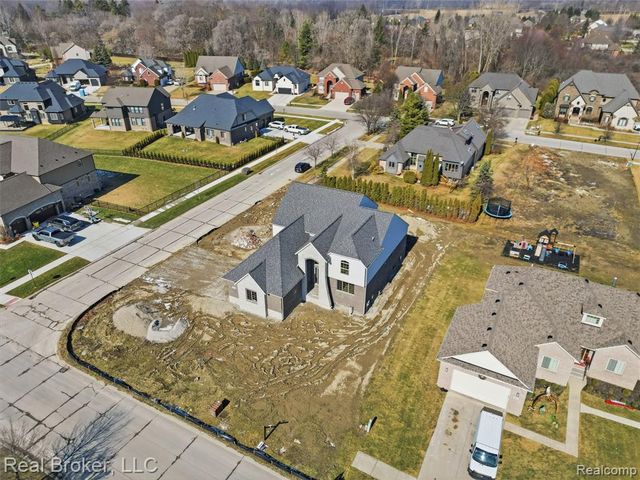 35957 Windridge Drive, New Baltimore, MI 48047