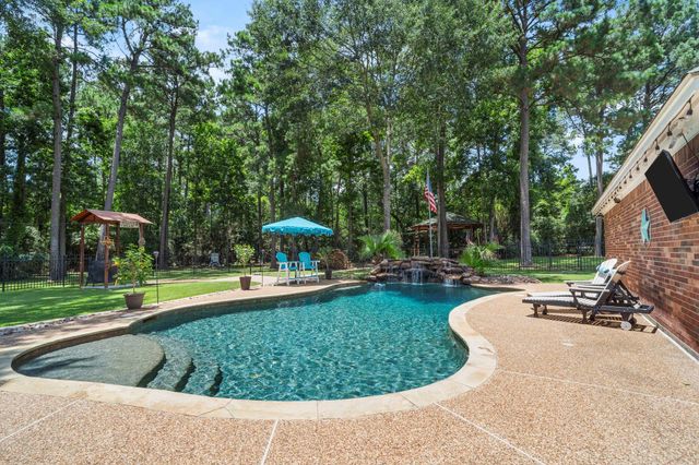 20302 Country Lake Drive, Magnolia, TX 77355