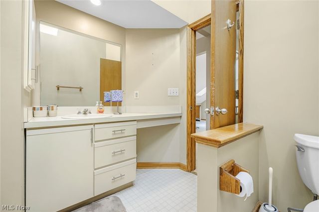 593 Meredith Lane, Cuyahoga Falls, OH 44223