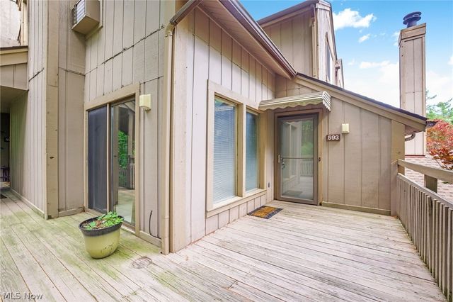 593 Meredith Lane, Cuyahoga Falls, OH 44223
