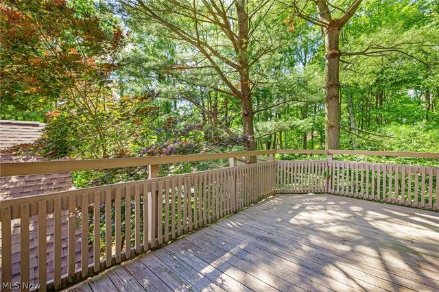 593 Meredith Lane, Cuyahoga Falls, OH 44223