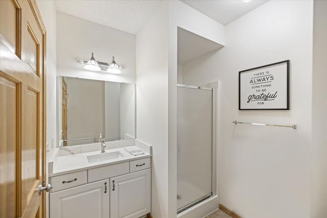 13930 54th Avenue N 1, Plymouth, MN 55446