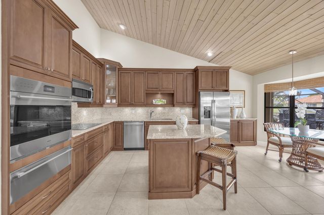 9067 SE Star Island Way, Hobe Sound, FL 33455