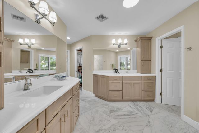 9067 SE Star Island Way, Hobe Sound, FL 33455