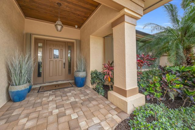 9067 SE Star Island Way, Hobe Sound, FL 33455