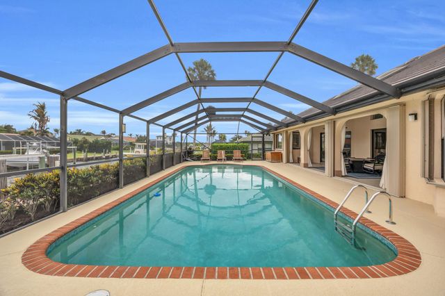9067 SE Star Island Way, Hobe Sound, FL 33455