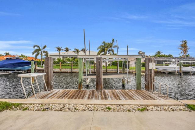 9067 SE Star Island Way, Hobe Sound, FL 33455