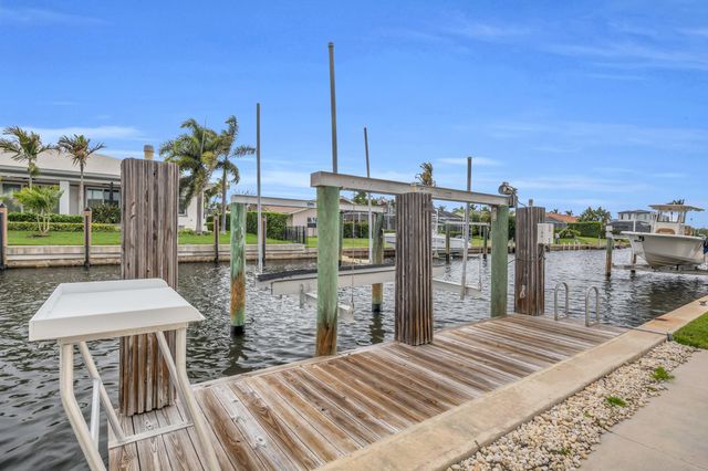 9067 SE Star Island Way, Hobe Sound, FL 33455