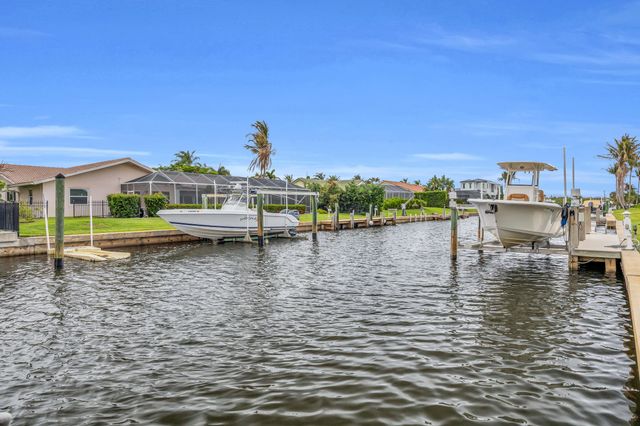 9067 SE Star Island Way, Hobe Sound, FL 33455