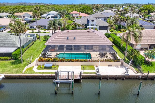 9067 SE Star Island Way, Hobe Sound, FL 33455