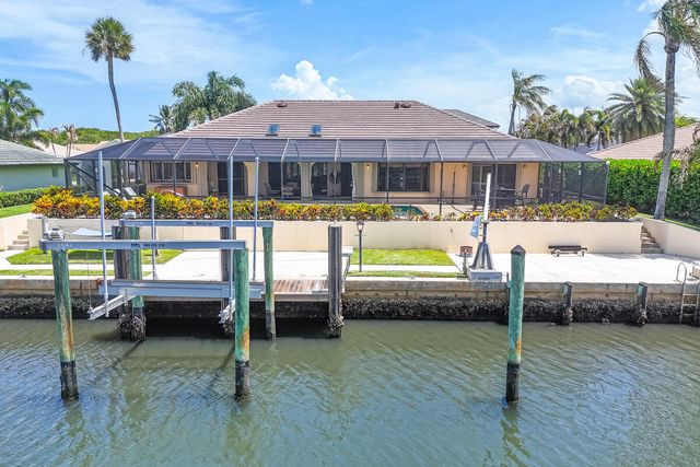 9067 SE Star Island Way, Hobe Sound, FL 33455