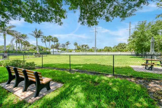 9067 SE Star Island Way, Hobe Sound, FL 33455