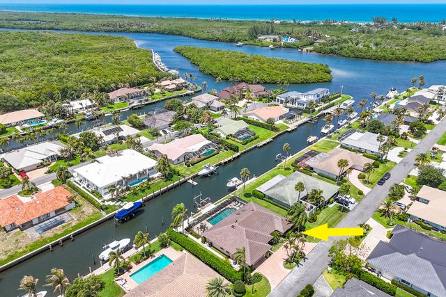 9067 SE Star Island Way, Hobe Sound, FL 33455