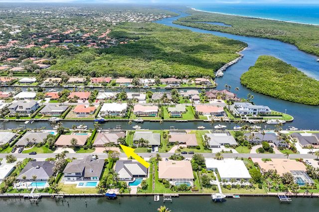 9067 SE Star Island Way, Hobe Sound, FL 33455